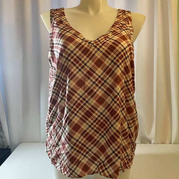 Torrid Top 0X 1X Tank Plaide Shirt Burgundy V-Neck Challis Blouse Plus Size NWT - Picture 1 of 2